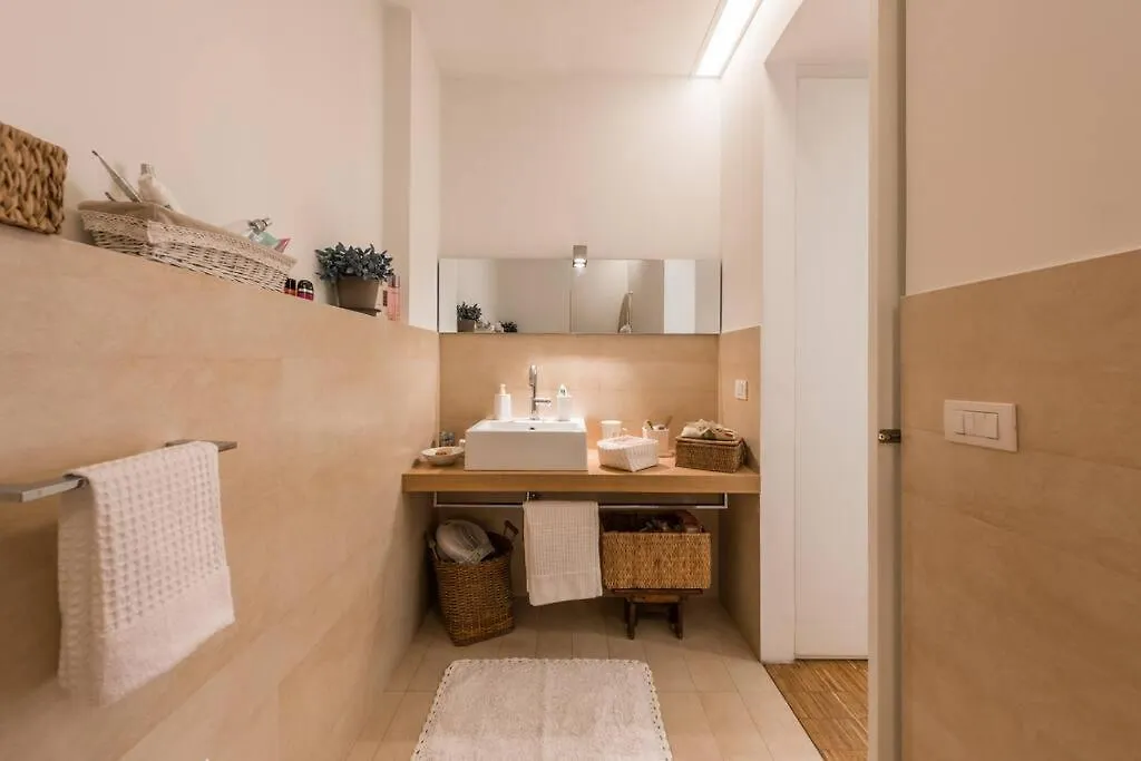 New Cosy Apartment Near To Petruzzelli Theatre Bari 0*,